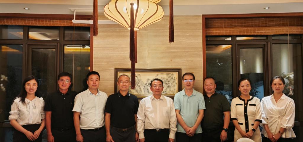 席光副校长一行拜访吴建斌校友、梁瑞安校友等 席光副校长一行拜访吴建斌校友、梁瑞安校友等